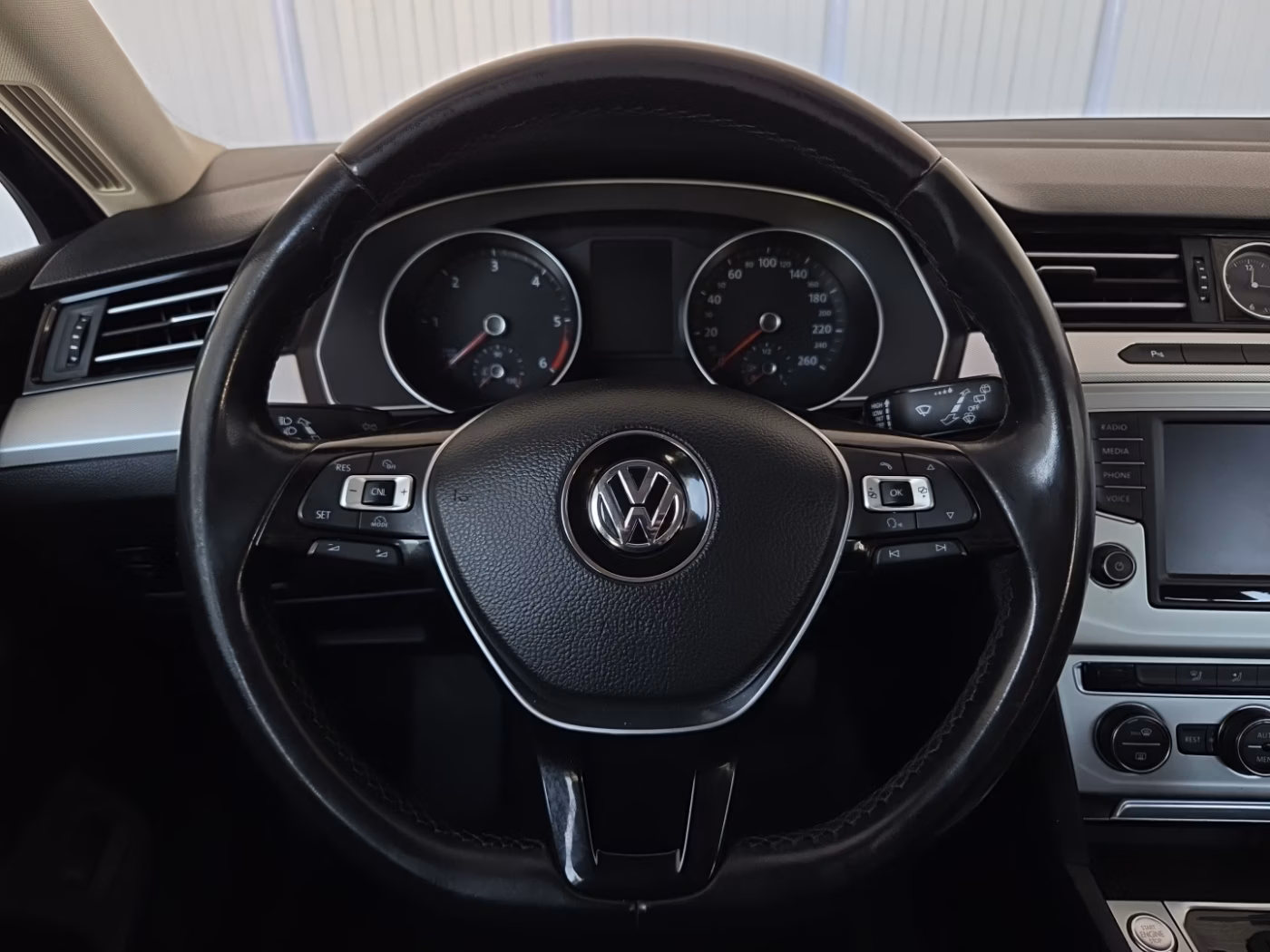 Volkswagen Passat фото 12