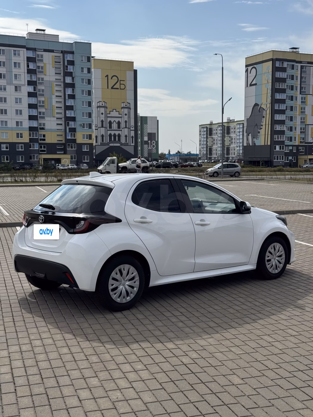 Toyota Yaris фото 4