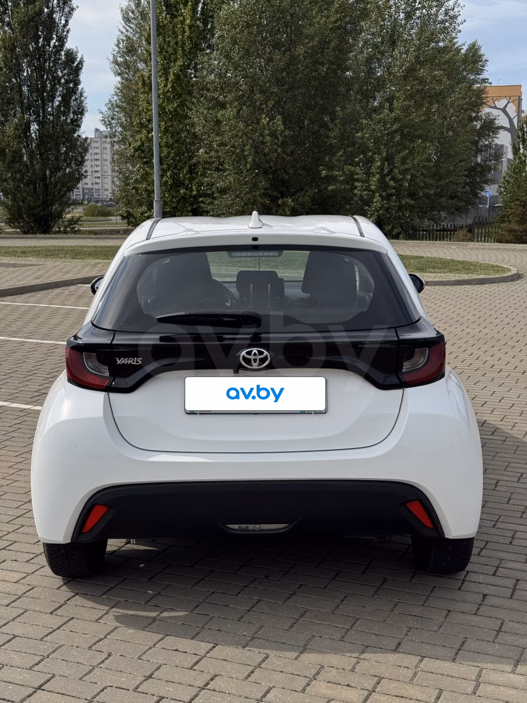 Toyota Yaris фото 5