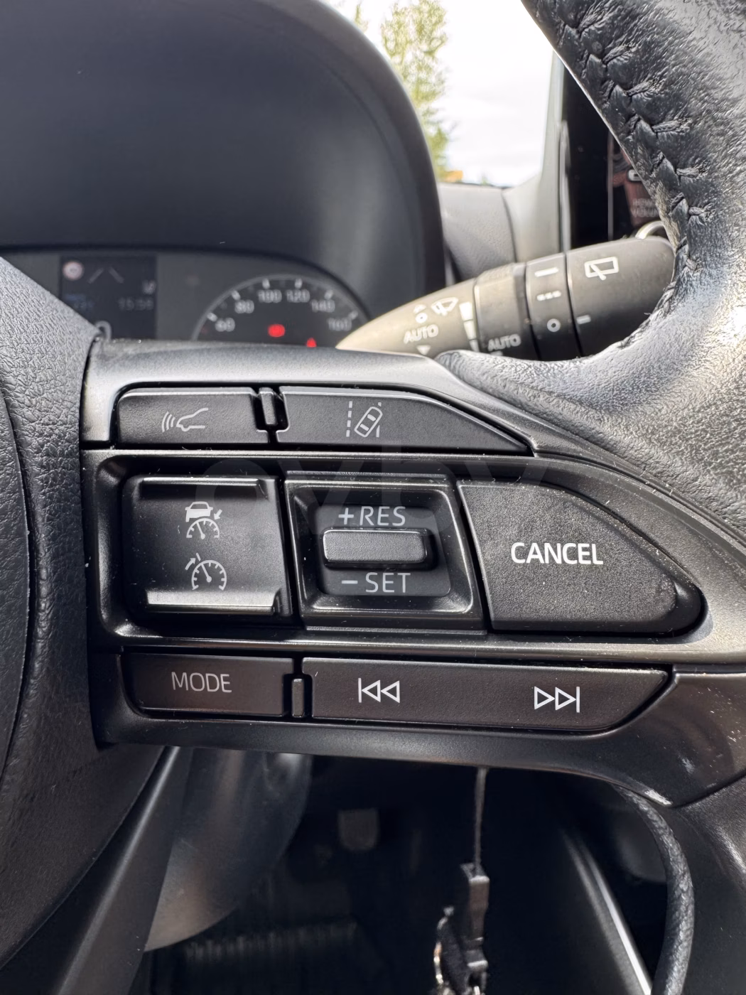 Toyota Yaris фото 9