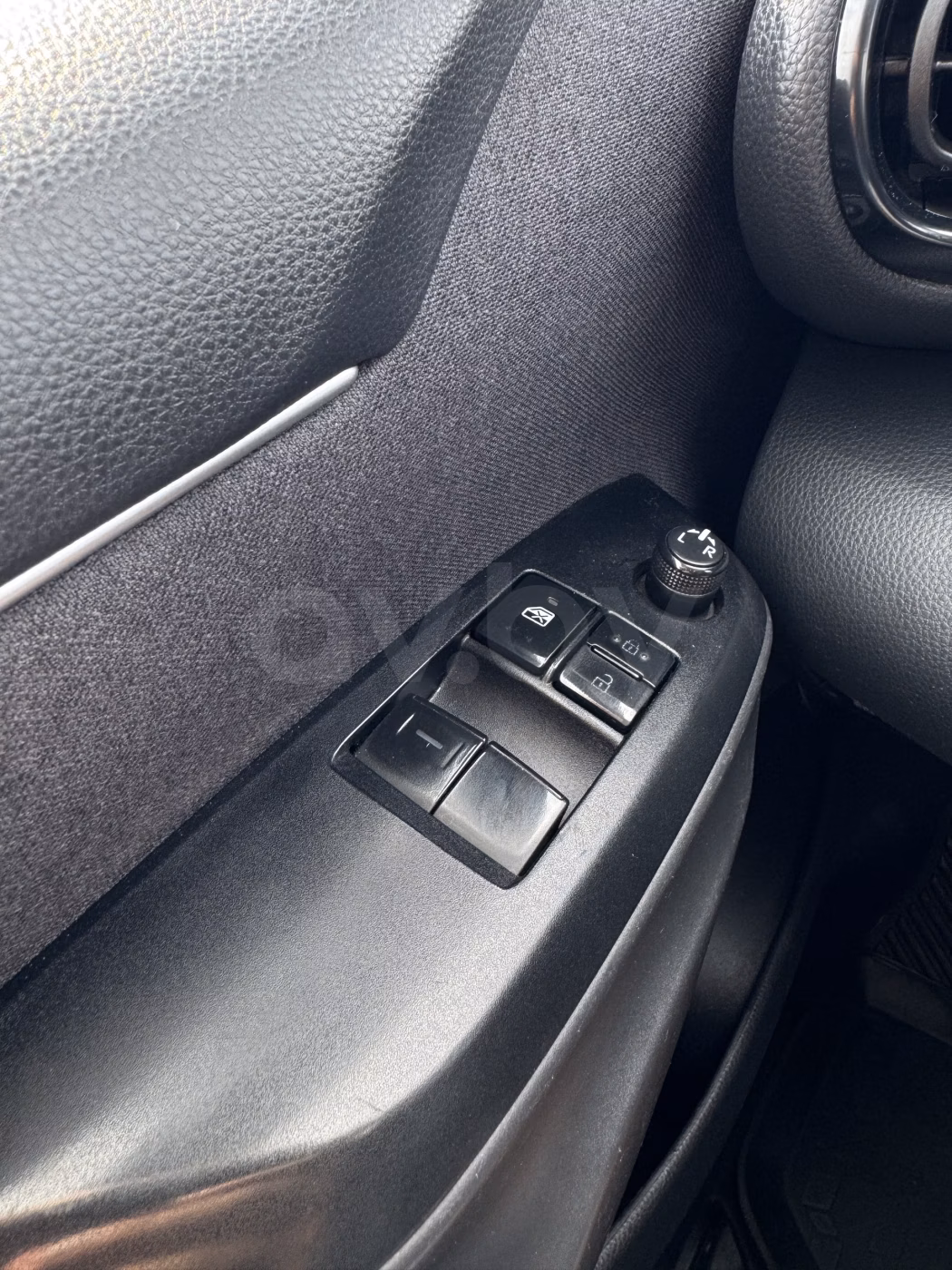 Toyota Yaris фото 10