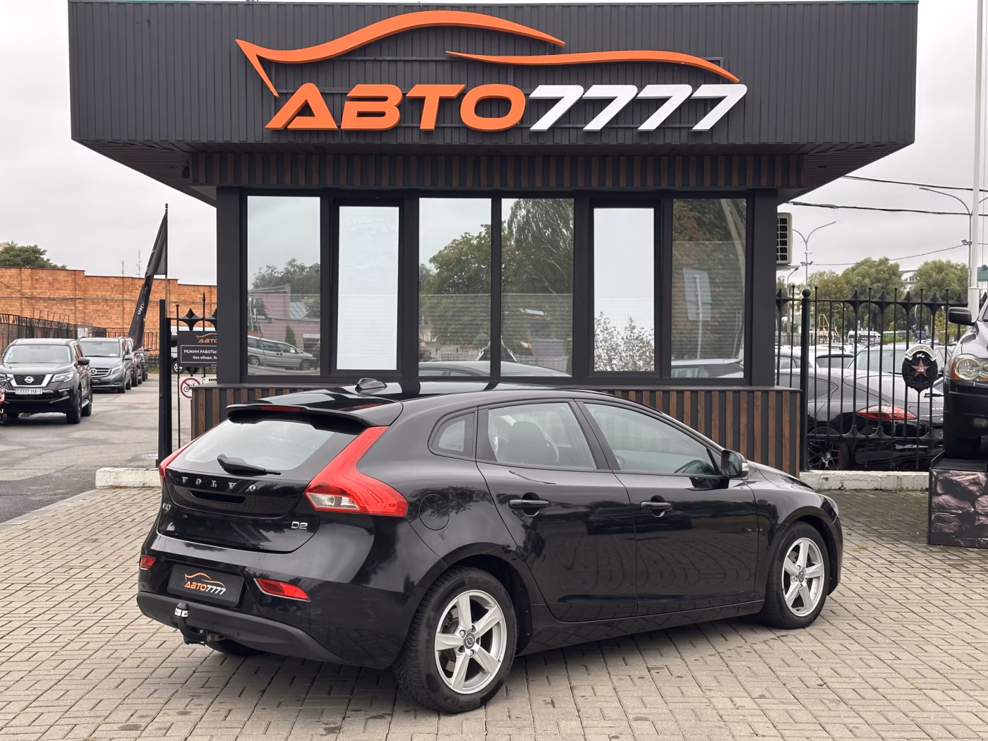 Volvo V40 фото 2