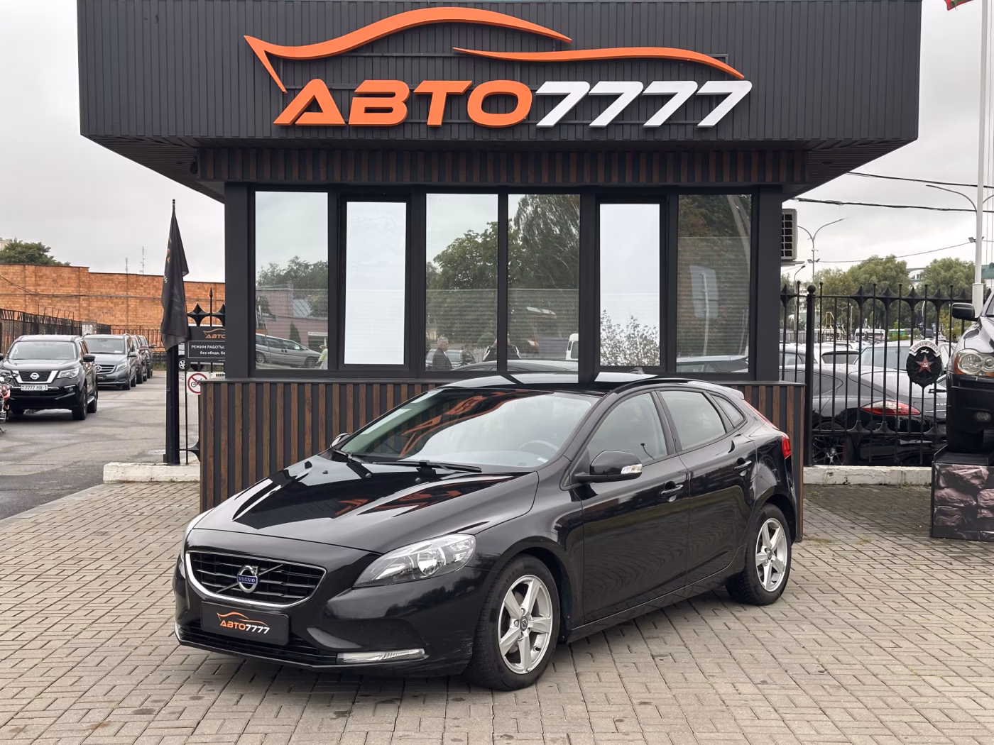 Volvo V40 фото 5