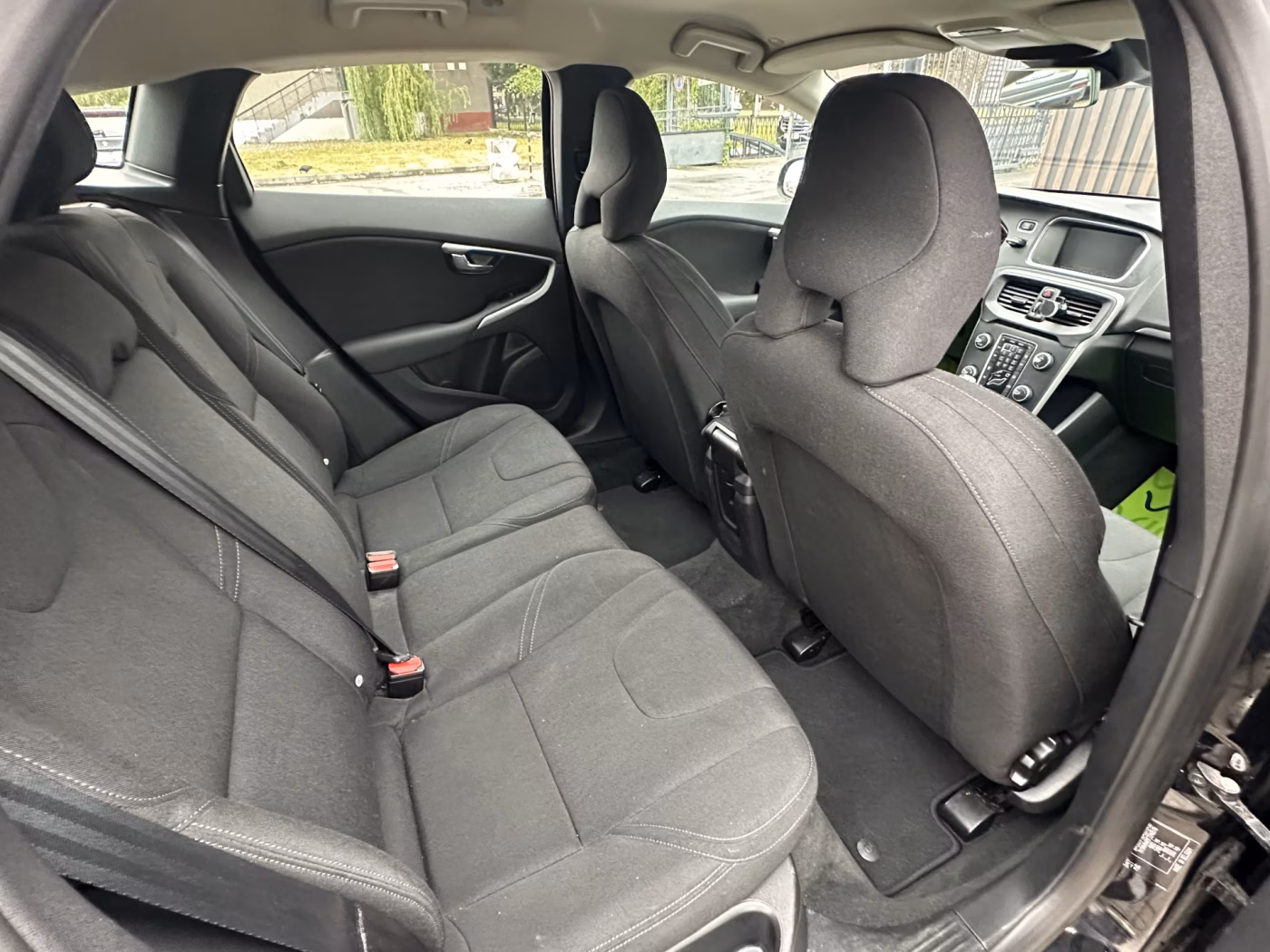 Volvo V40 фото 12