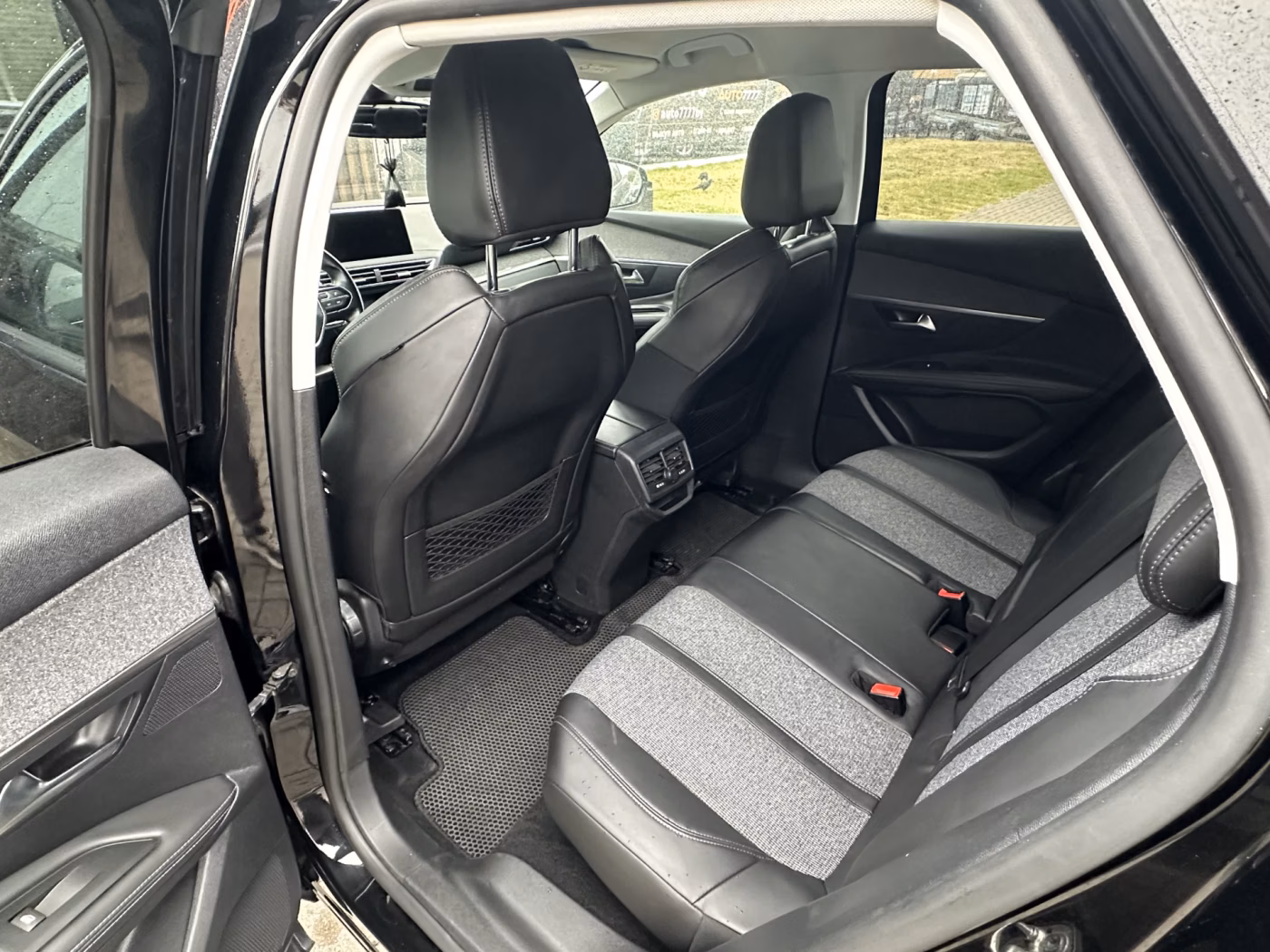 Peugeot 3008 фото 10