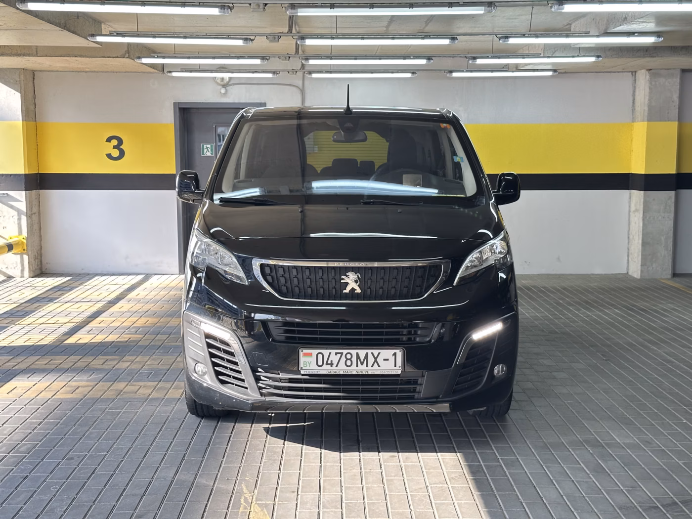 Peugeot Traveller фото 2