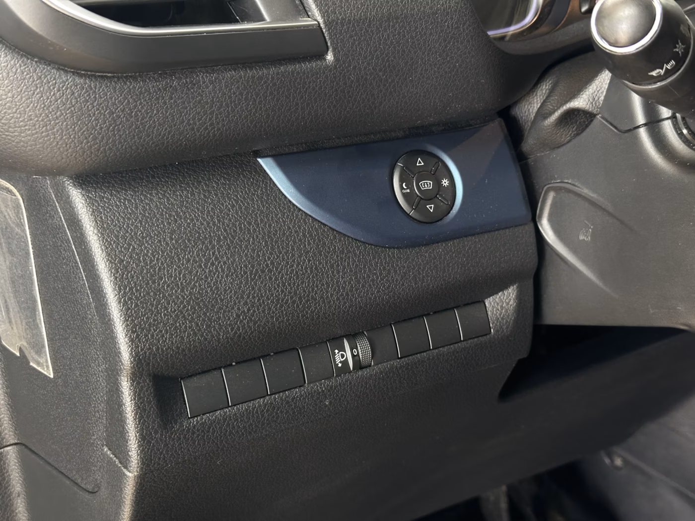 Peugeot Traveller фото 17