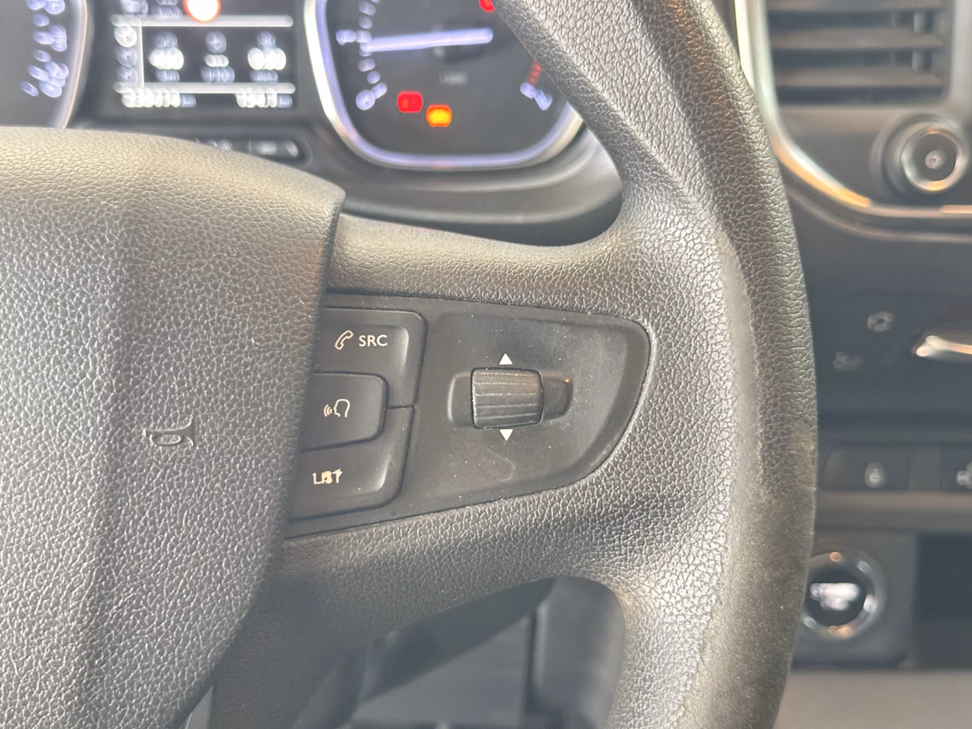 Peugeot Traveller фото 20
