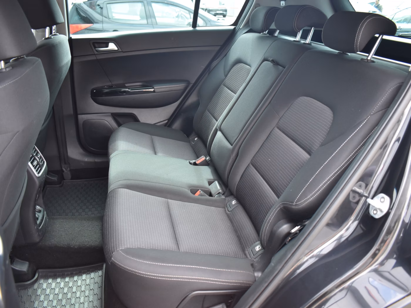 Kia Sportage фото 8