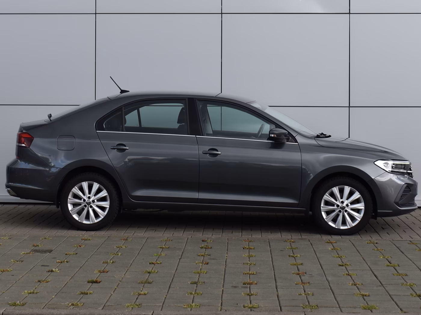 Volkswagen Polo Sedan фото 4