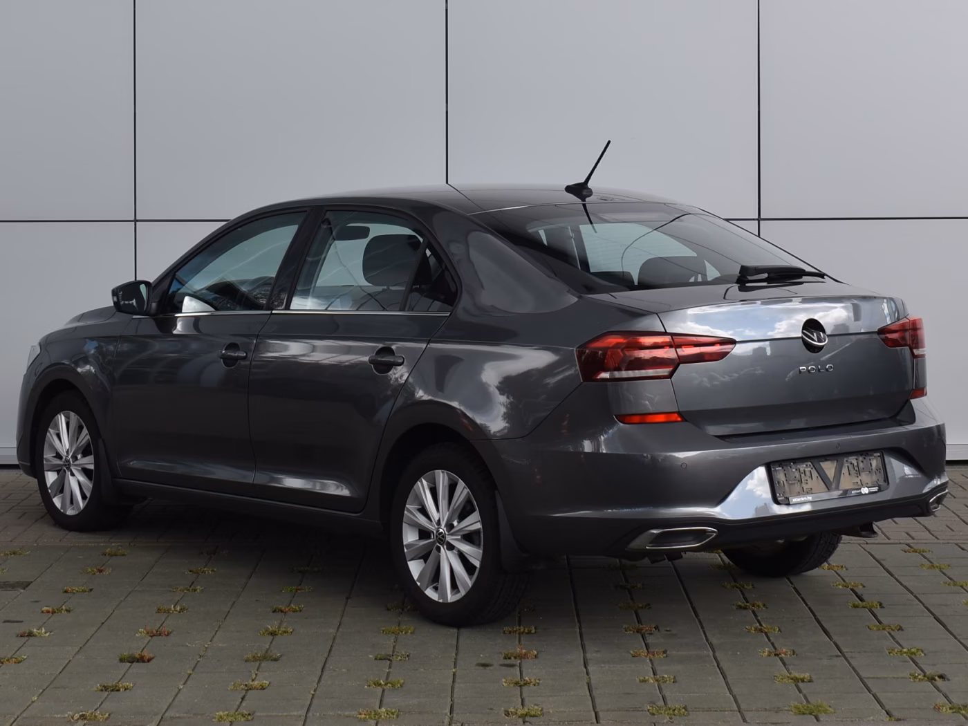 Volkswagen Polo Sedan фото 7