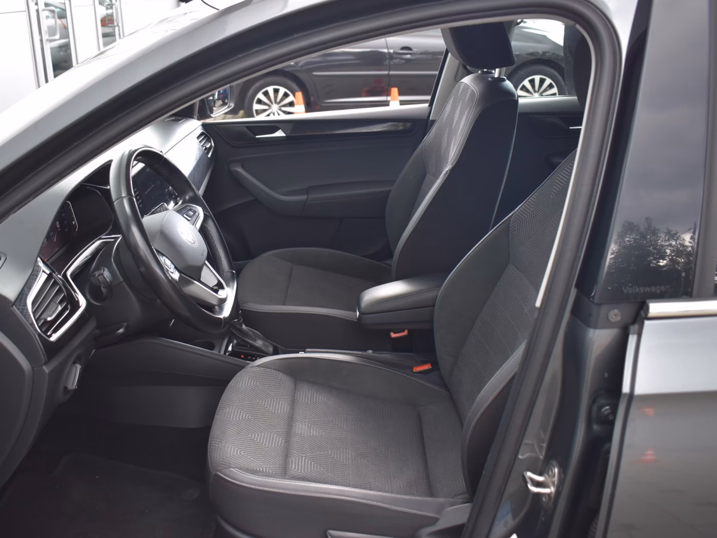 Volkswagen Polo Sedan фото 9
