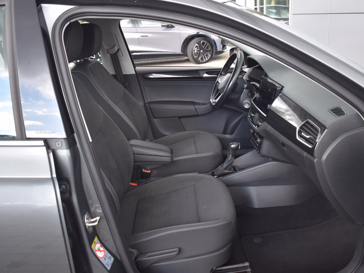 Volkswagen Polo Sedan фото 12