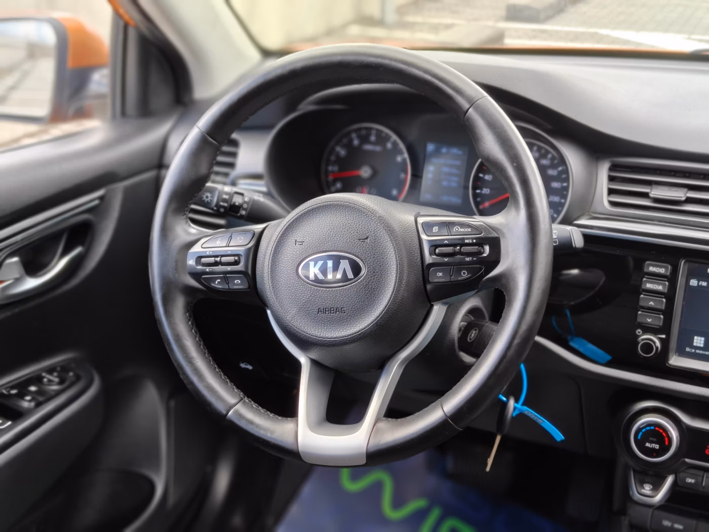 Kia Rio X (X-Line) фото 10