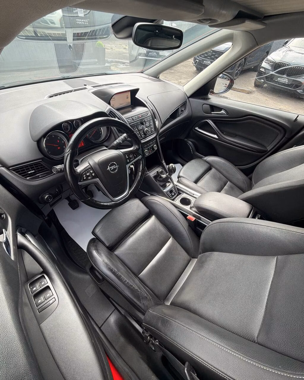 Opel Zafira фото 8