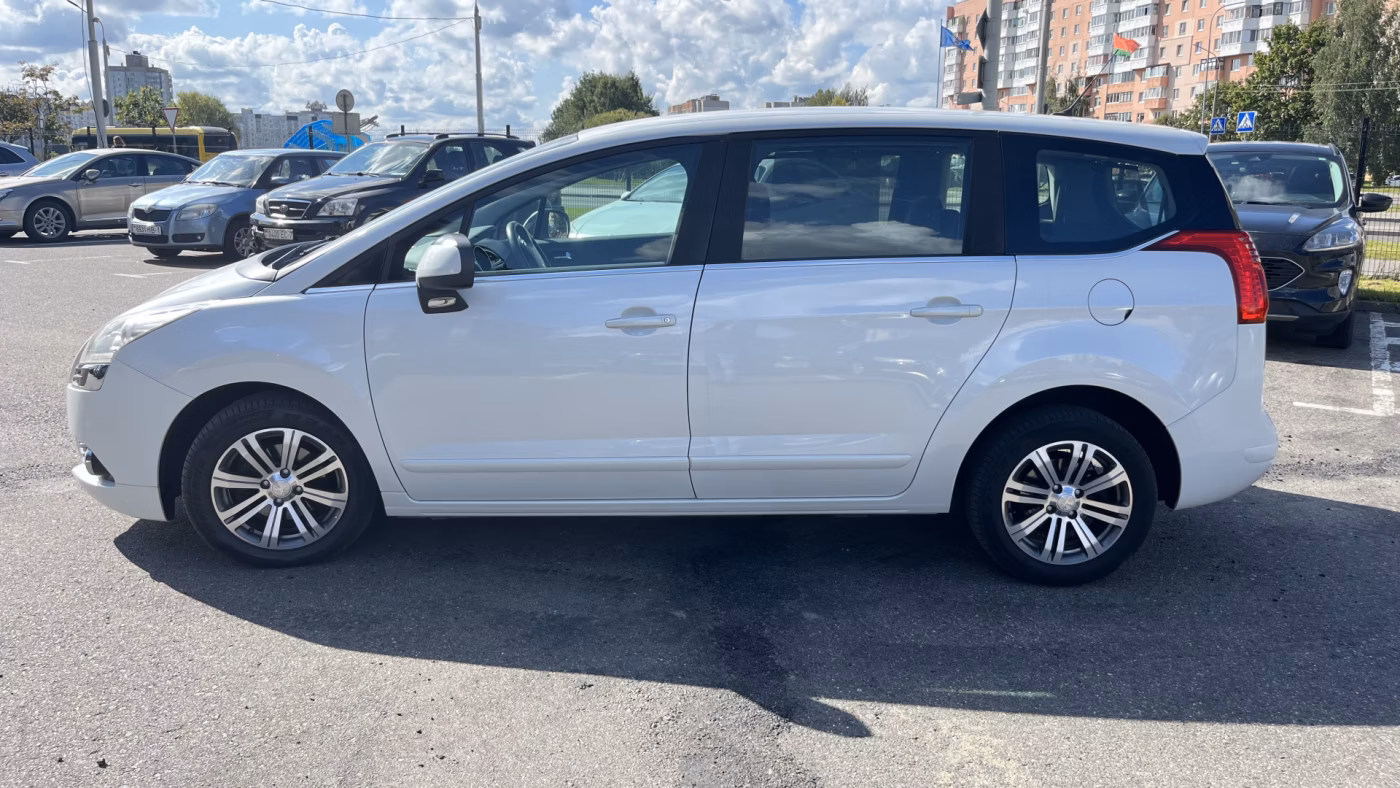 Peugeot 5008 фото 4