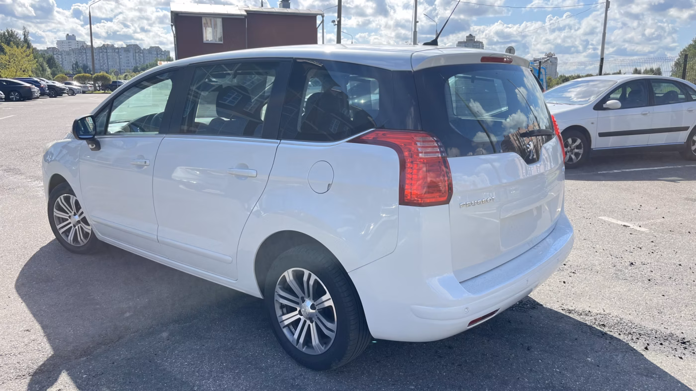 Peugeot 5008 фото 7