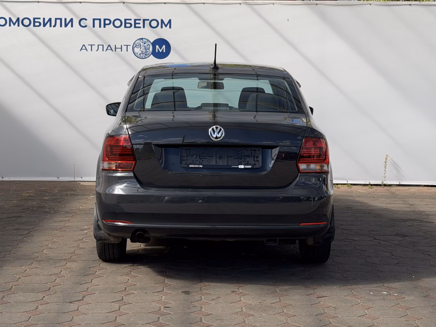 Volkswagen Polo Sedan фото 4
