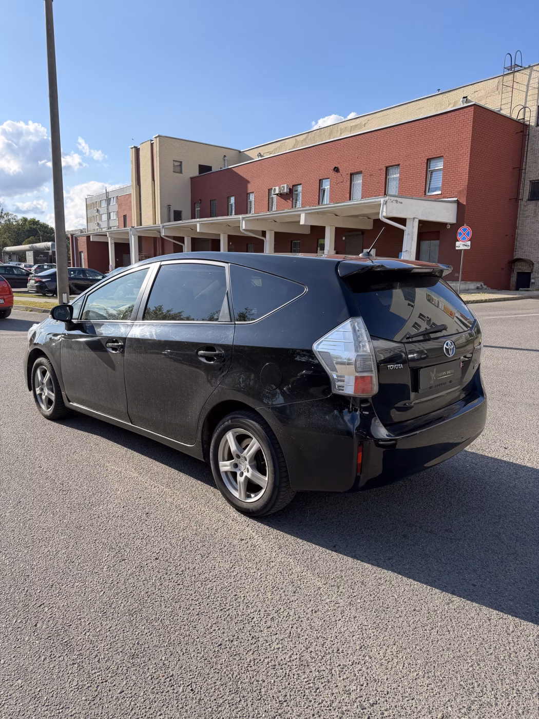Toyota Prius V(+) фото 5