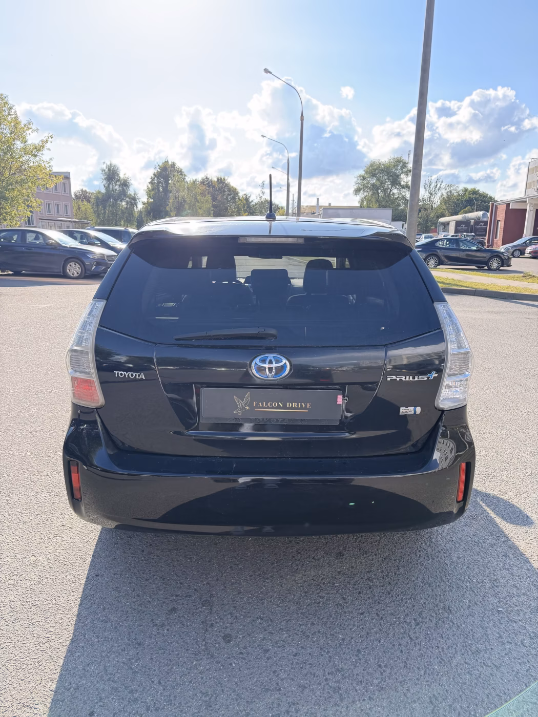Toyota Prius V(+) фото 6