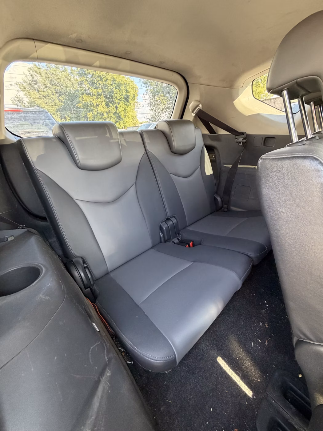 Toyota Prius V(+) фото 11