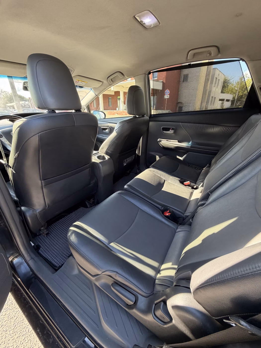 Toyota Prius V(+) фото 17