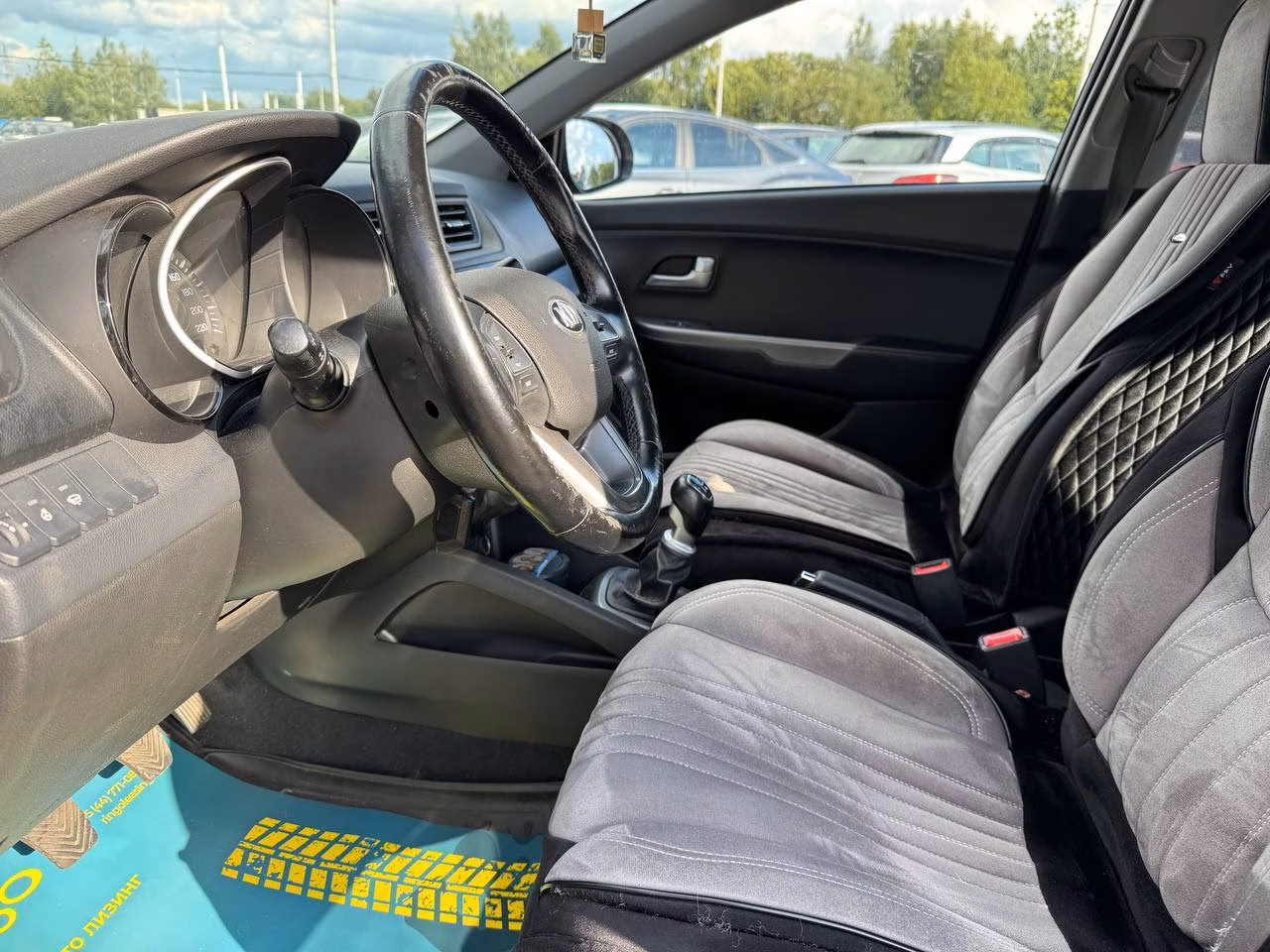 Kia Rio фото 9