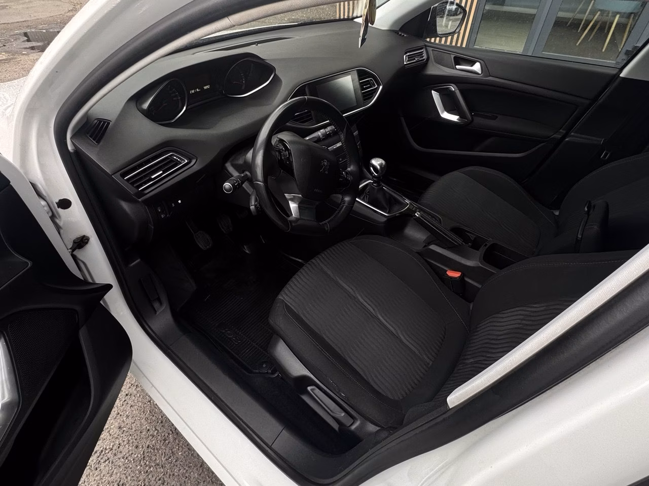 Peugeot 308 фото 7