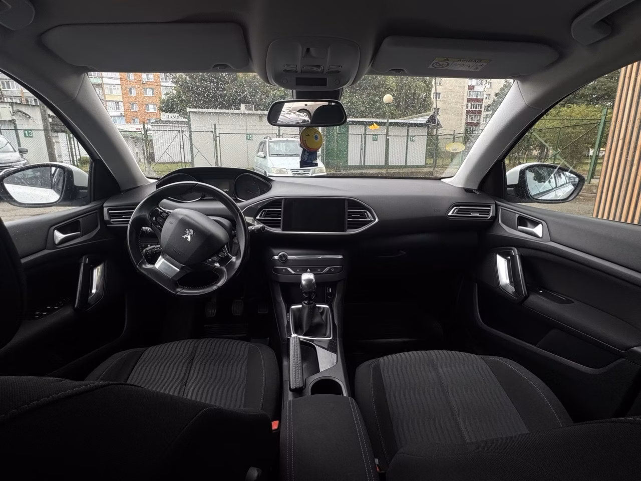 Peugeot 308 фото 10