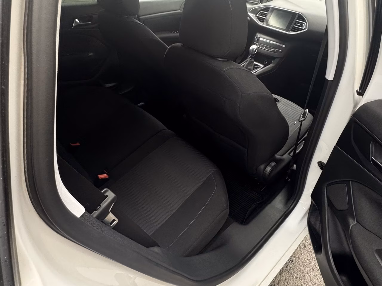 Peugeot 308 фото 11