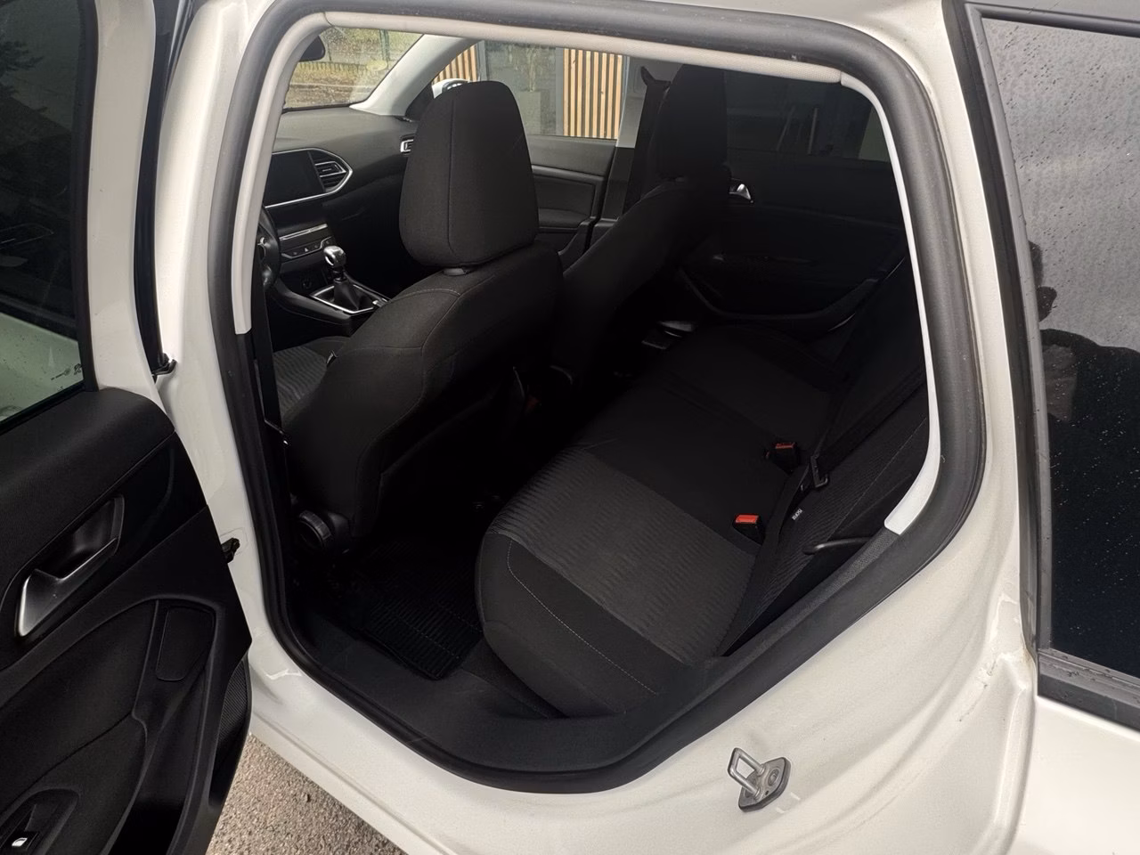 Peugeot 308 фото 12