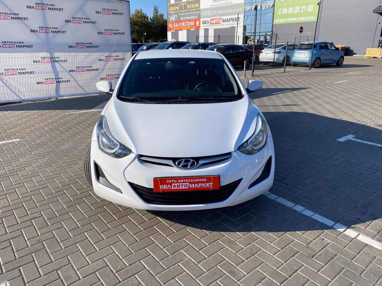 Hyundai Elantra фото 4