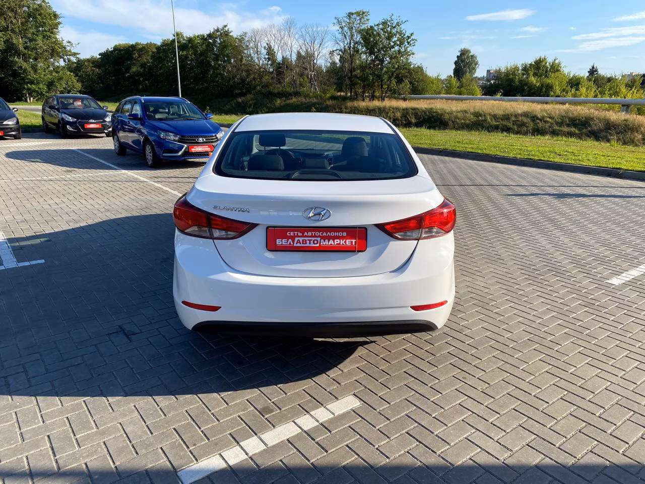 Hyundai Elantra фото 8