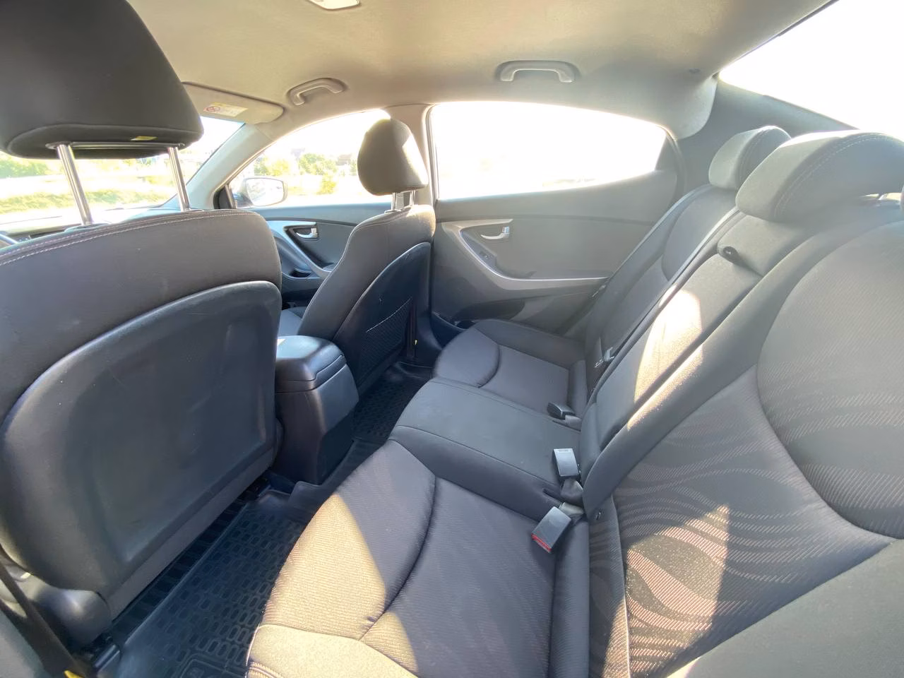 Hyundai Elantra фото 12