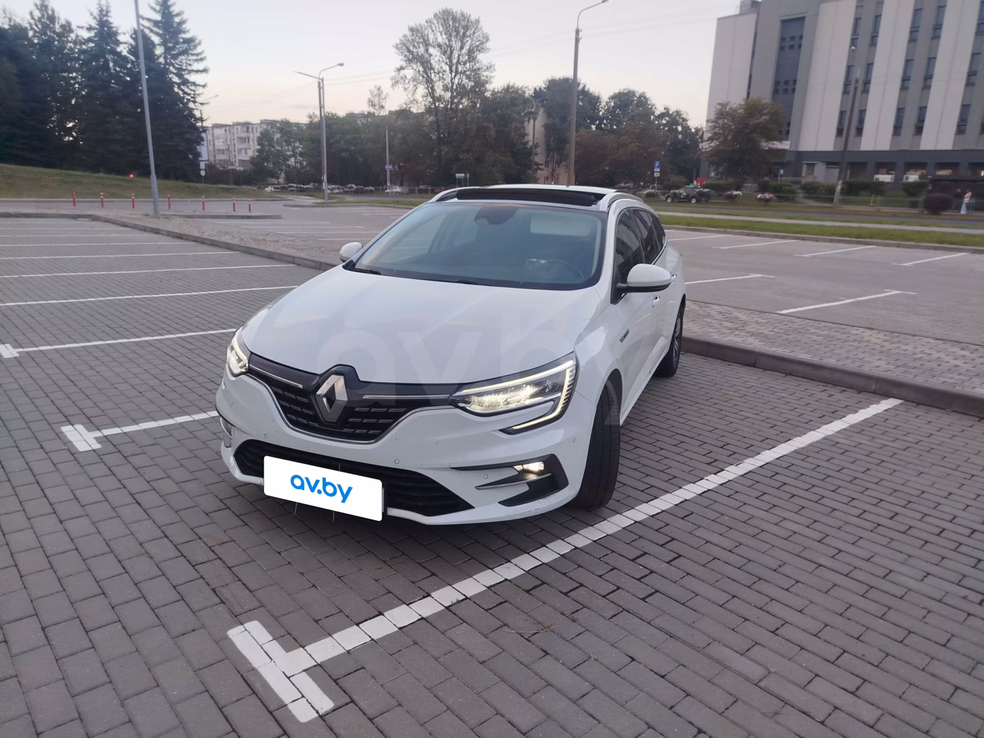 Renault Megane фото 2