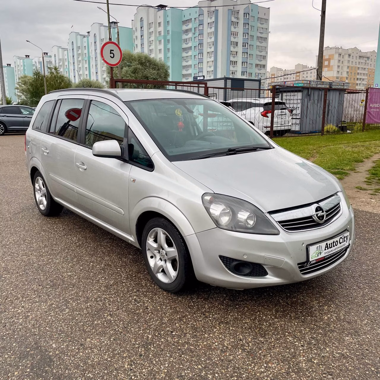 Opel Zafira фото 3