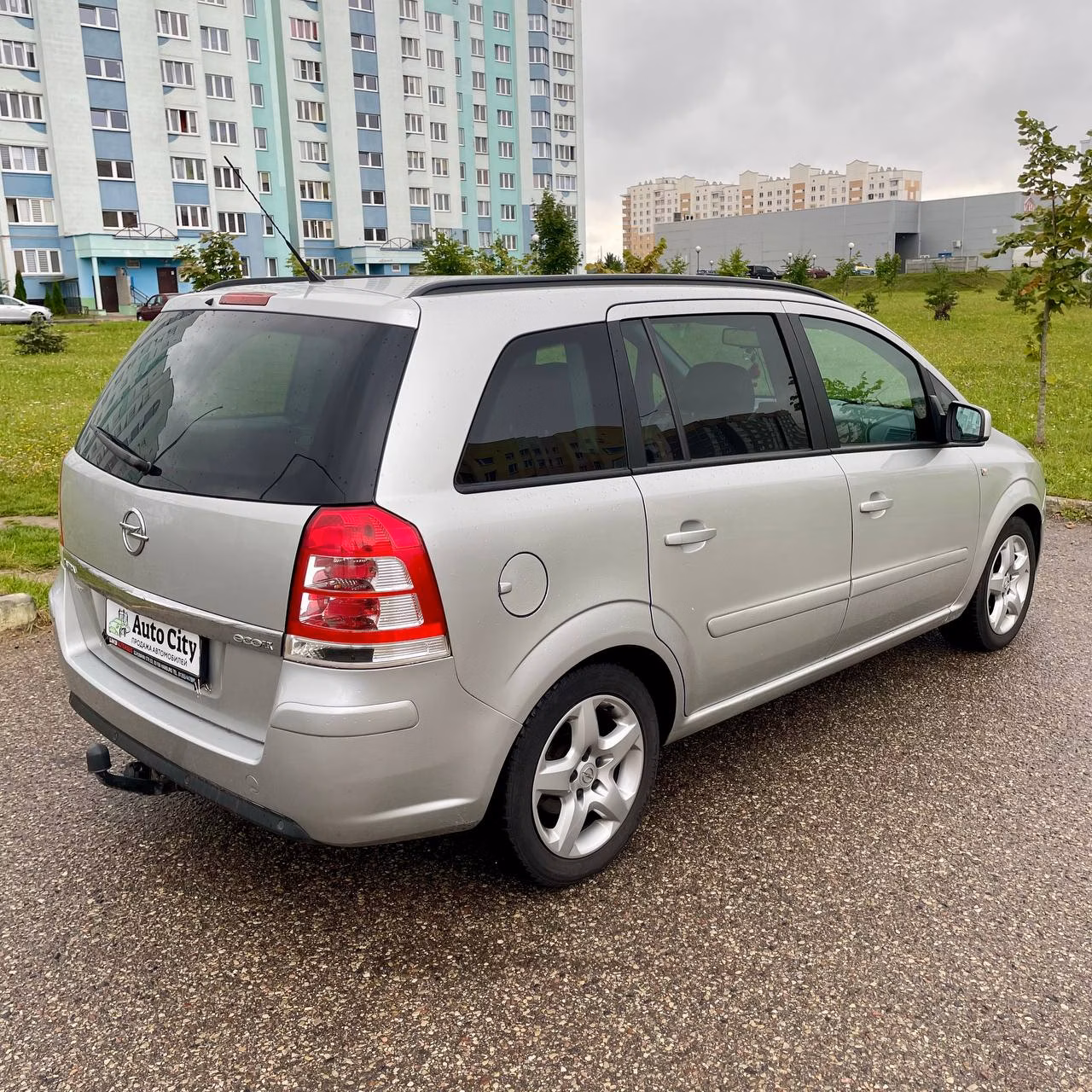 Opel Zafira фото 4