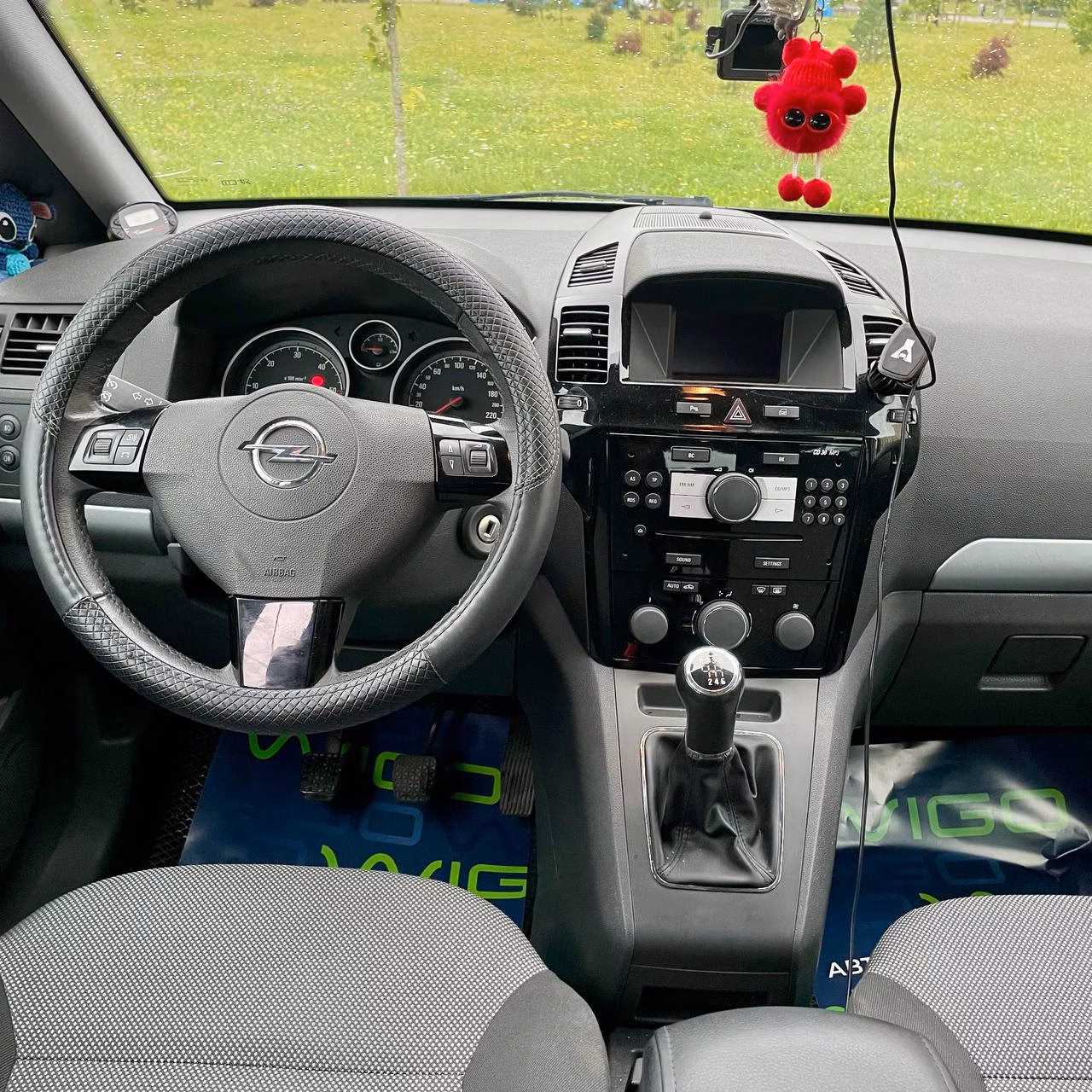Opel Zafira фото 11