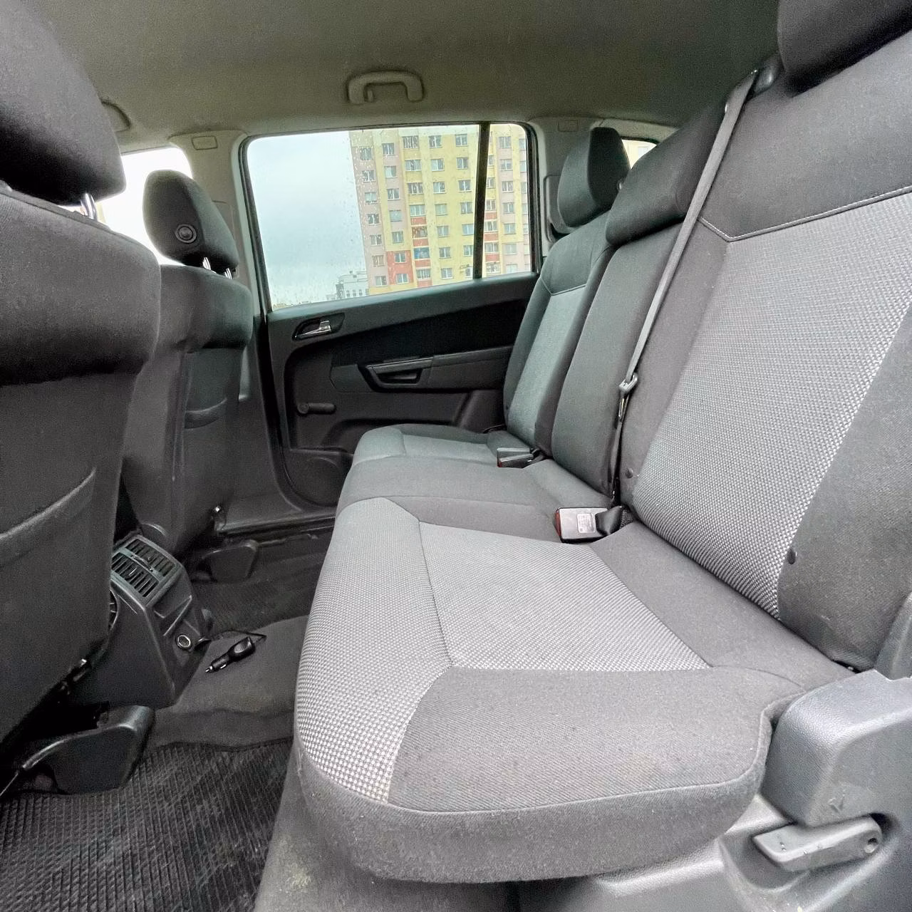 Opel Zafira фото 17