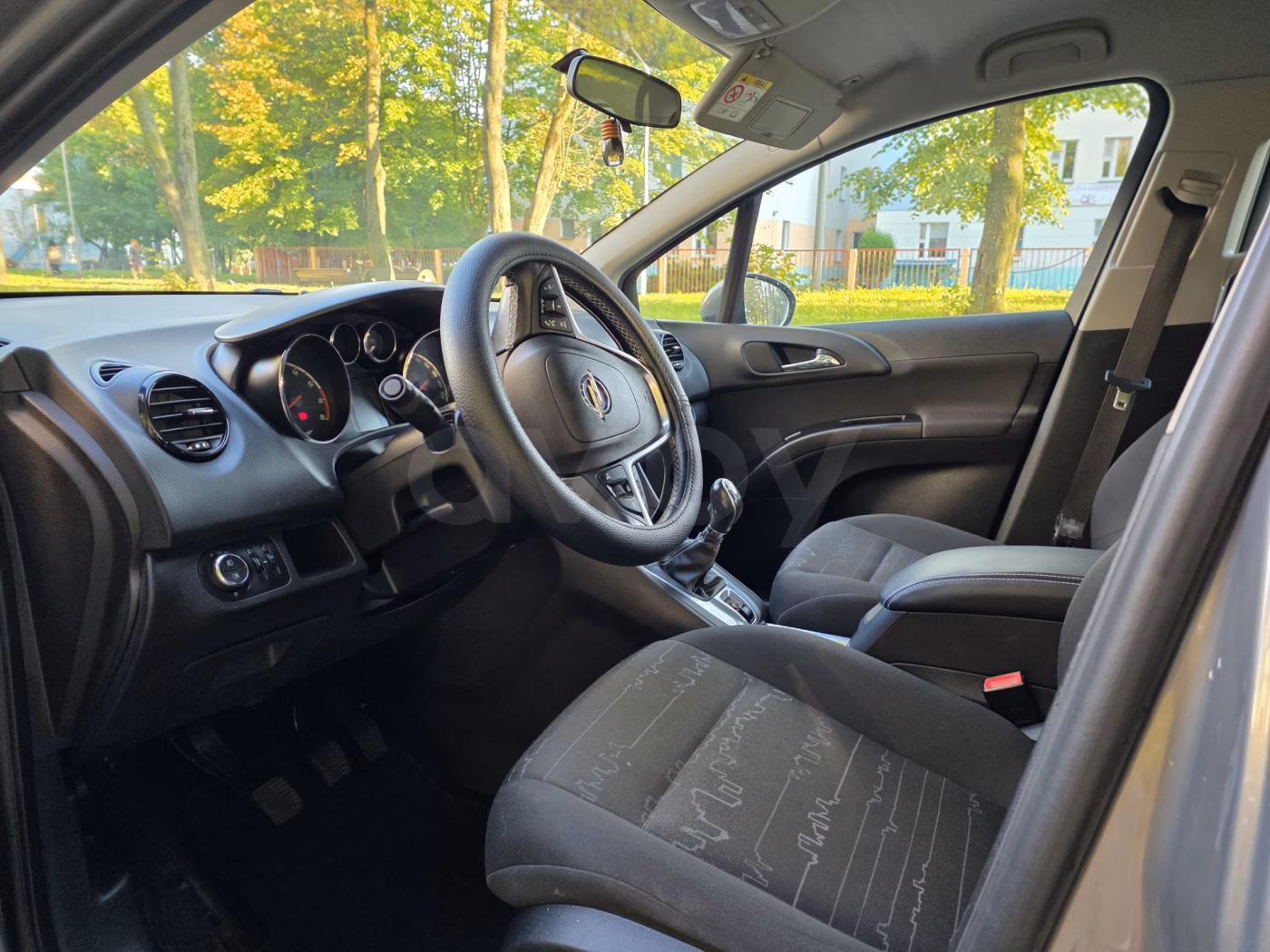 Opel Meriva фото 9