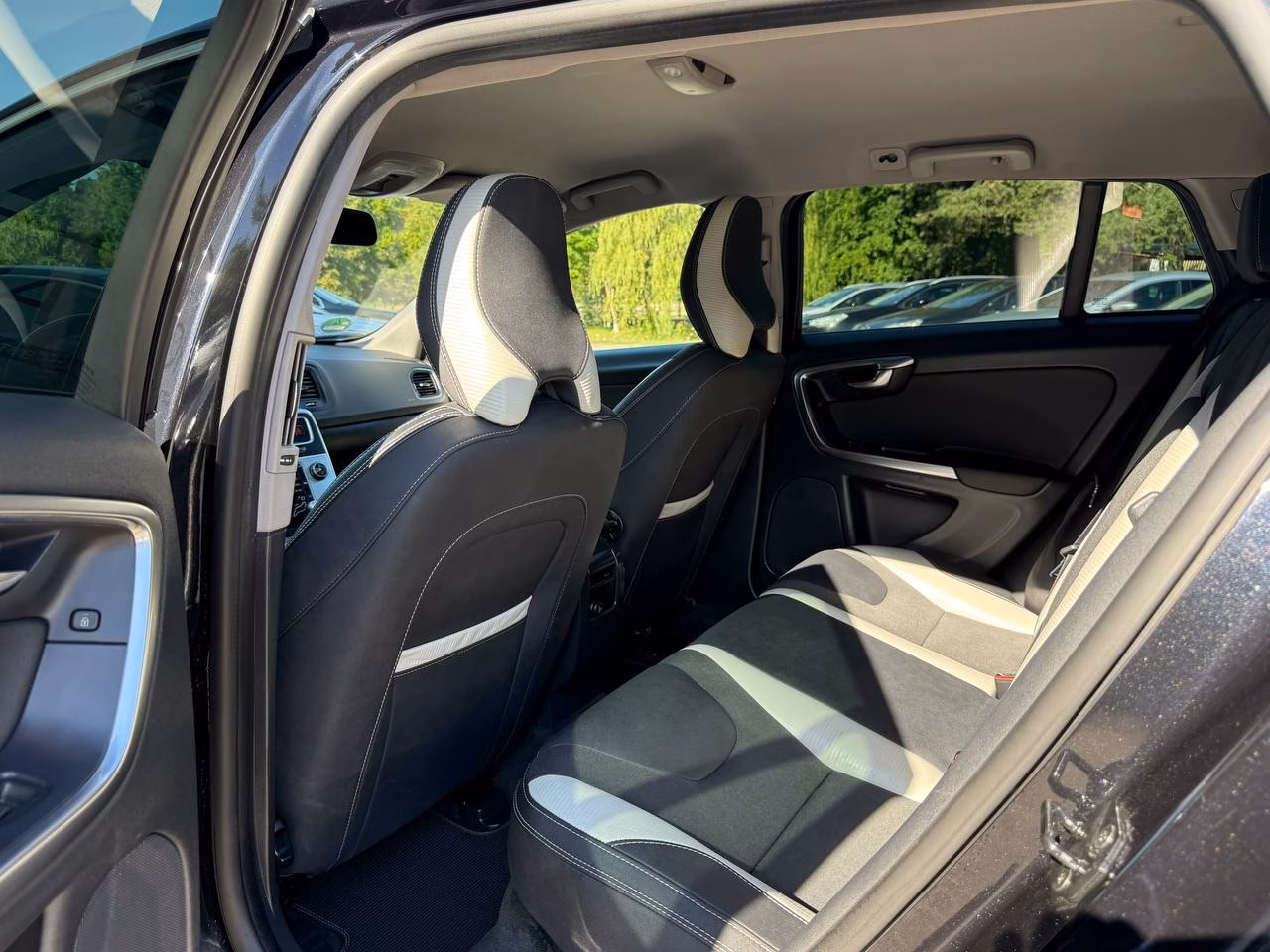 Volvo V60 фото 15