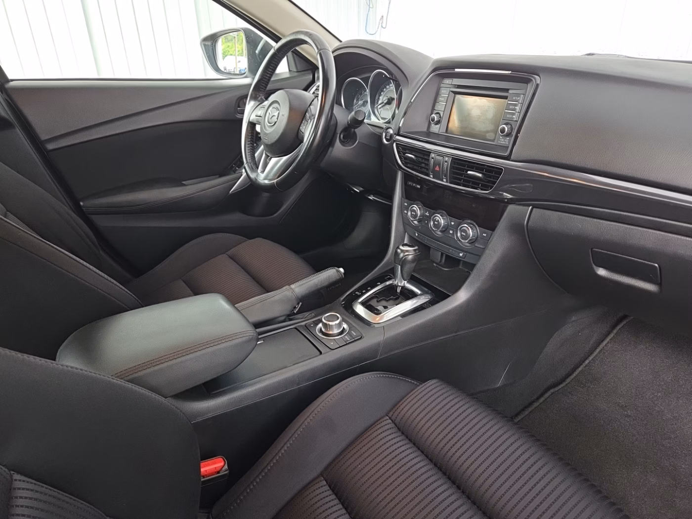 Mazda 6 фото 12