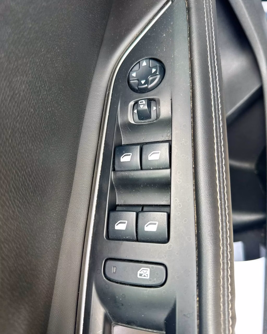 Peugeot 5008 фото 13