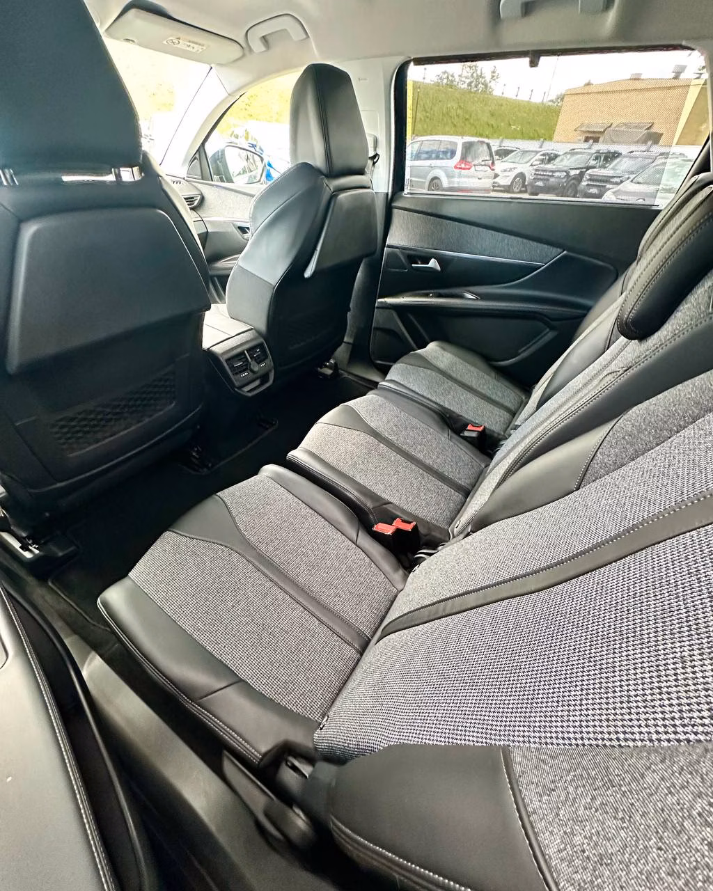 Peugeot 5008 фото 17