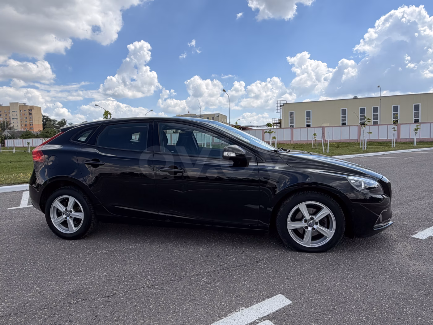Volvo V40 фото 2