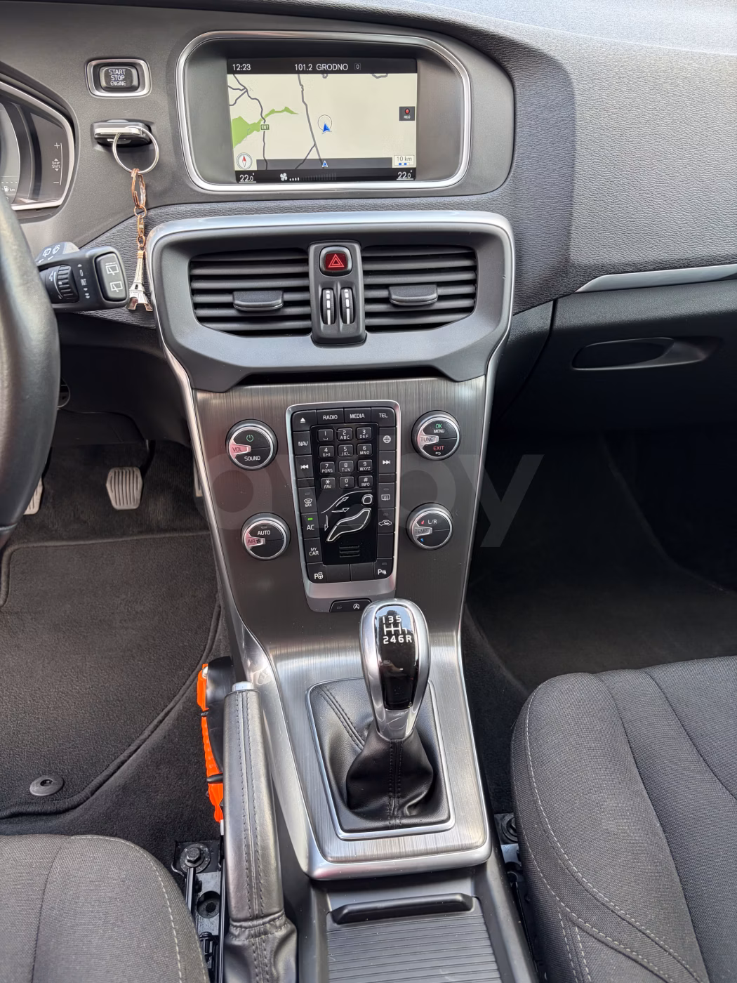 Volvo V40 фото 9