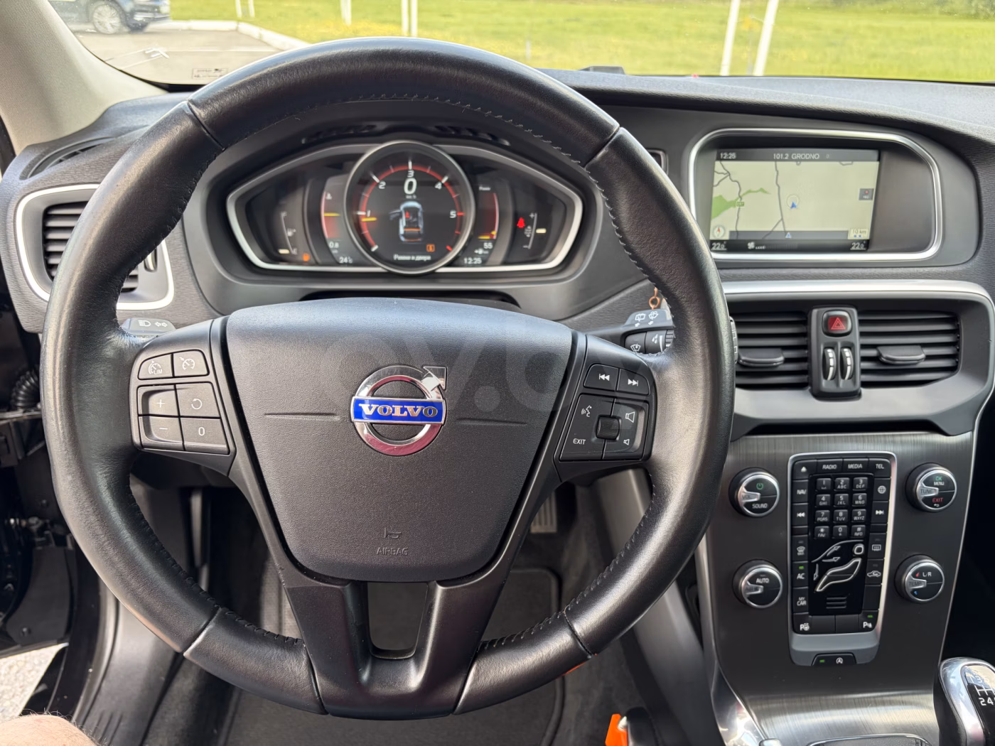 Volvo V40 фото 10