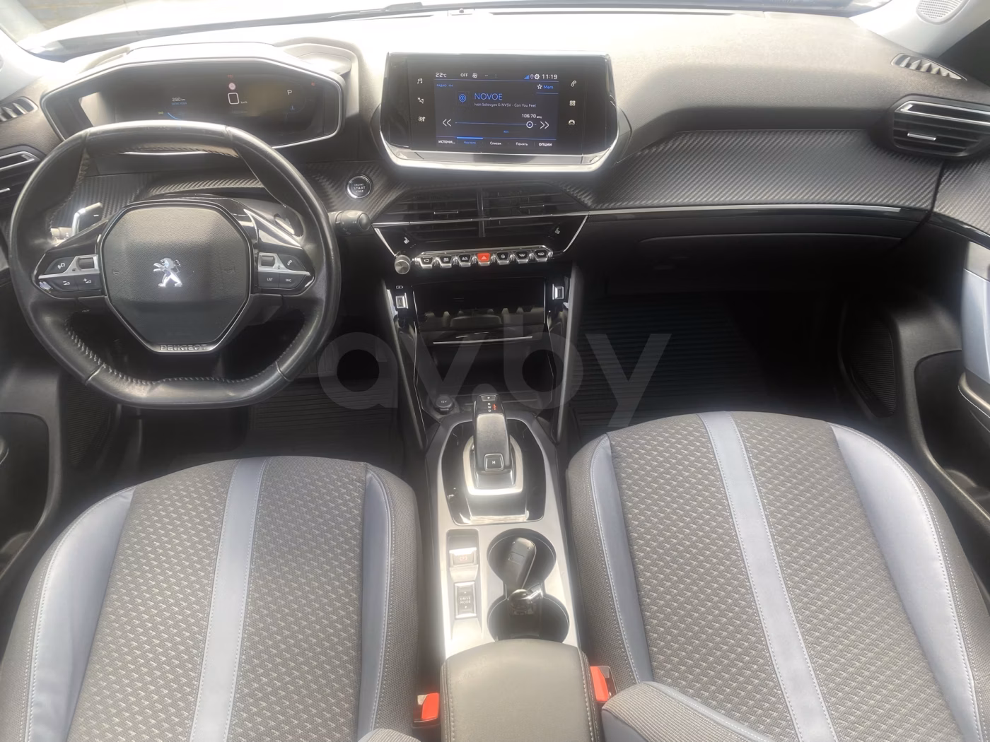 Peugeot 2008 фото 11
