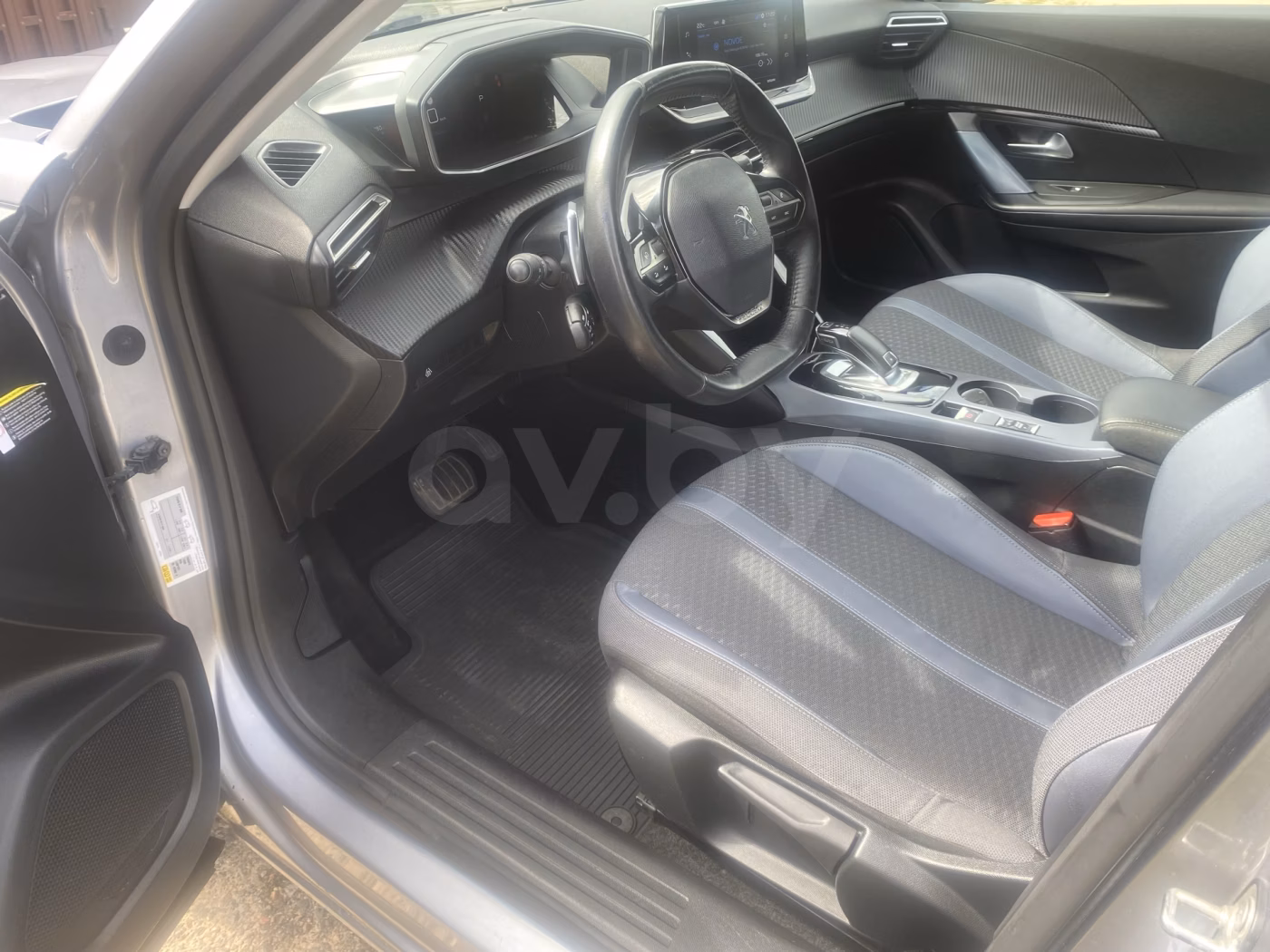 Peugeot 2008 фото 14