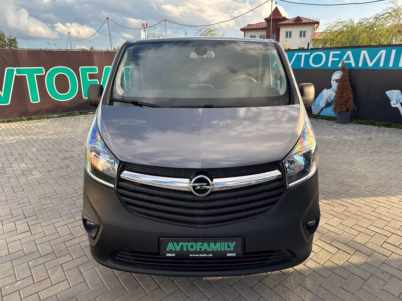 Opel Vivaro фото 2